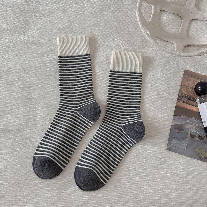 Women's Autumn and Winter Thick Style Warm Contrast Color Striped Wool Long Stack Socks