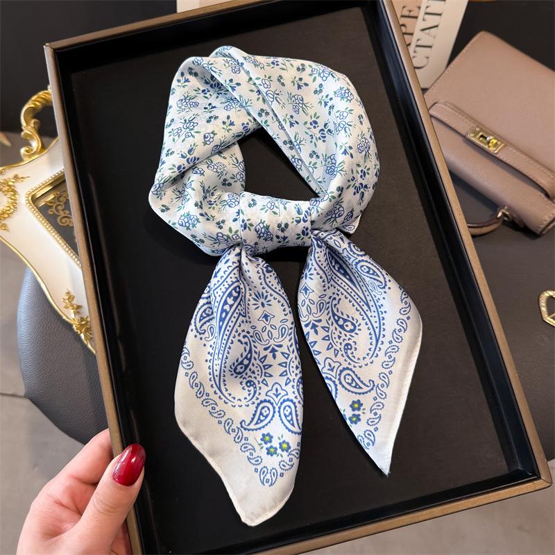 Luxury Temperament Rose Scarf, Spring and Autumn Women's Neck Protection, Scarf, Sunscreen Shawl, New Imitation Silk 71cm Square Scarf