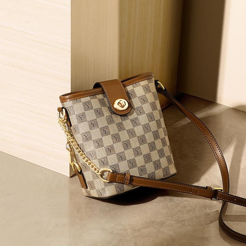 New Women's Bag Bucket Bag Crossbody Bag High-end Chain Bag One-shoulder Light Luxury Bag