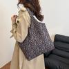 Fashionable Leopard Patterned Canvas Tote Bag For School Commute With Comfortable Single Shoulder Strap