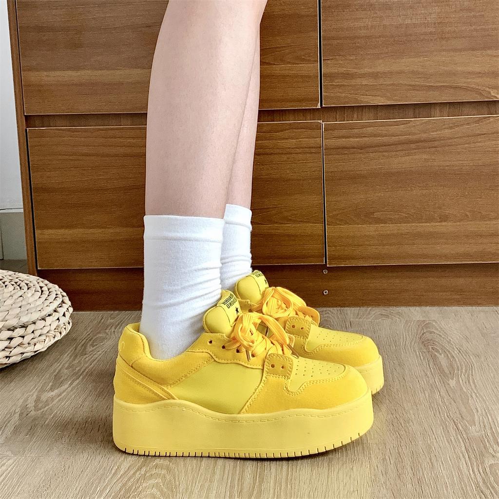 Dopamine thick sole heightening versatile breadboard shoes women's ins tide 2025 new yellow Korean version of student casual shoes