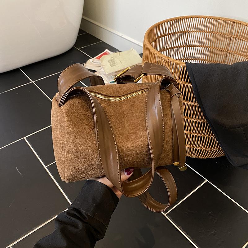 

Модная сумка-тоут большой вместимости, новая осенне-зимняя ретро-повседневная сумка-мессенджер, высококлассная трендовая женская сумка через плечо коричневый