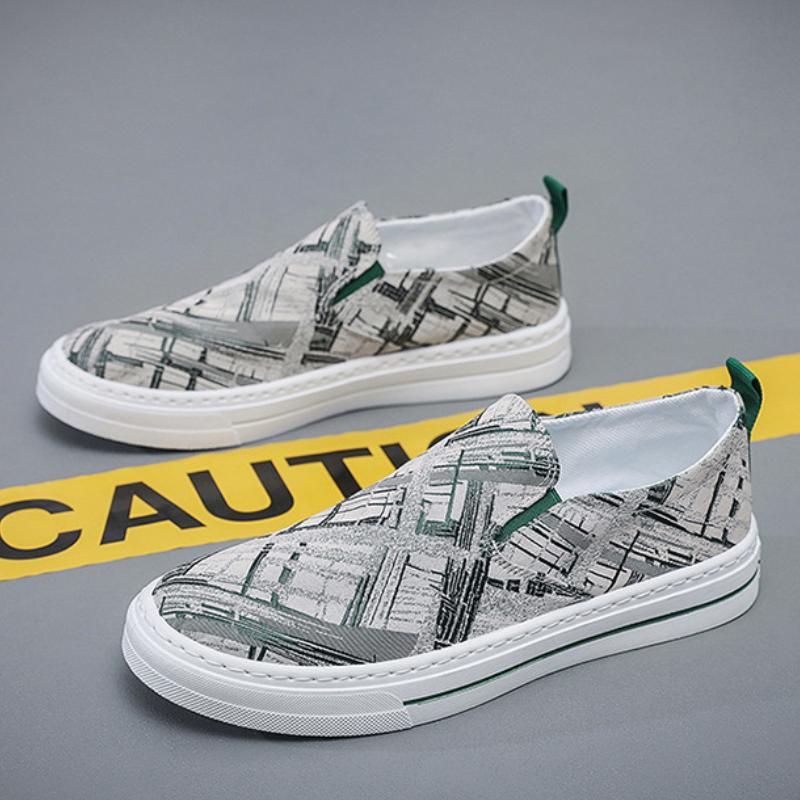 Fashion Men Shoes Summer Canvas Shoes Breathable Comfortable Outdoor Slip on Walking Sneakers Classic Loafers for Men Zapatillas Hombre