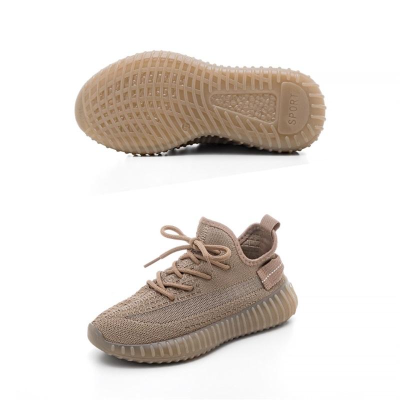 Student Style Plus Size Couple Casual Shoes Fly Knit Mesh Breathable Slip On Versatile Sports Sneakers