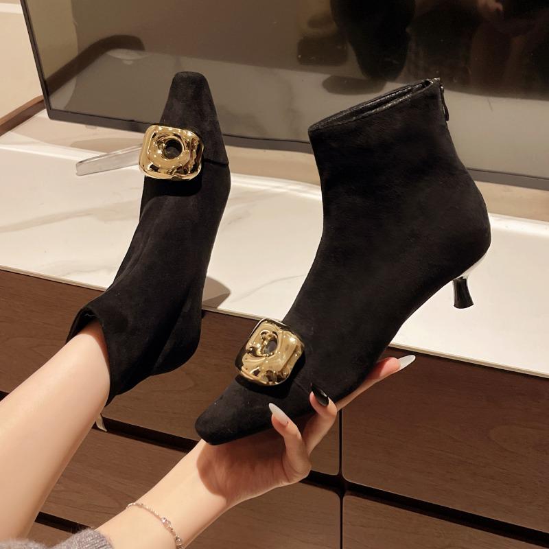 Women's Boots 2026 New Autumn and Winter Outfit Skirt Metal Buckle Pointed Thin Heel Temperament French Low Heeled Short Boots