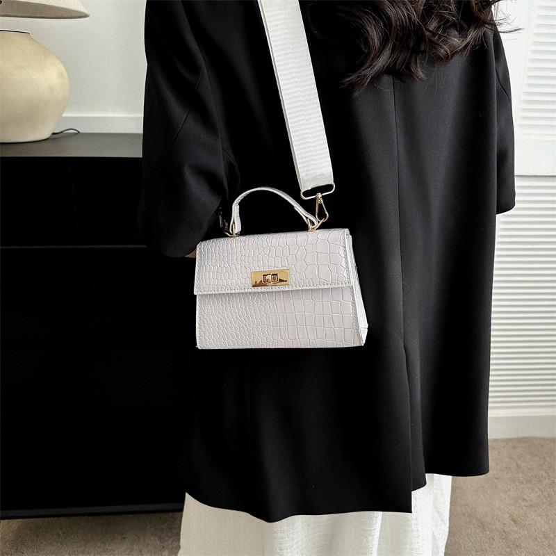 Trendy Women's Bag 2023 Spring New Arrival Minimalist Design Casual Commuter Fashion Shoulder Crossbody Bag