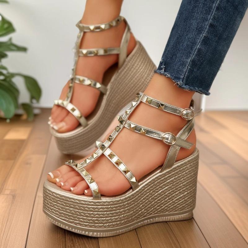 Mode Dam Kilklackssandaler 9cm Platå Högklackade Sandaler Mode Nitar Öppen Tå Sandaler för Kvinnor Romersk Stil Sandal Sandalias Mujer