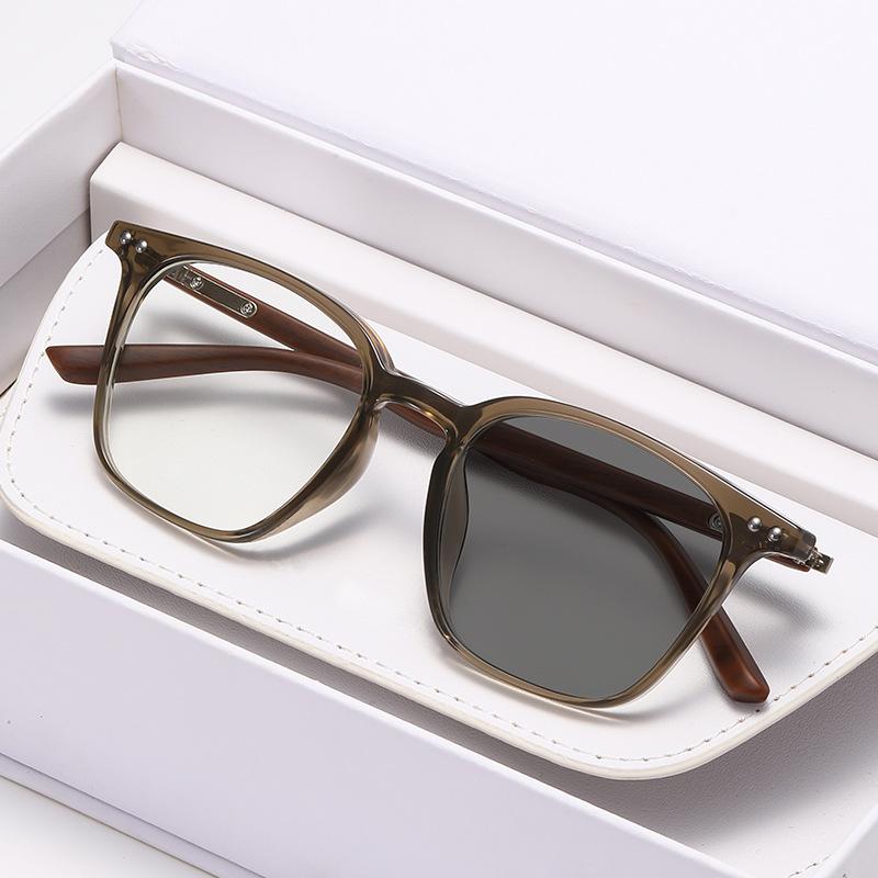 Women Oversizes Frame Photochromic Myopia Glasses New Fashion Ladies Near Sight Eyeglasses Finished Sunglasses Diopter 0 To -4.0