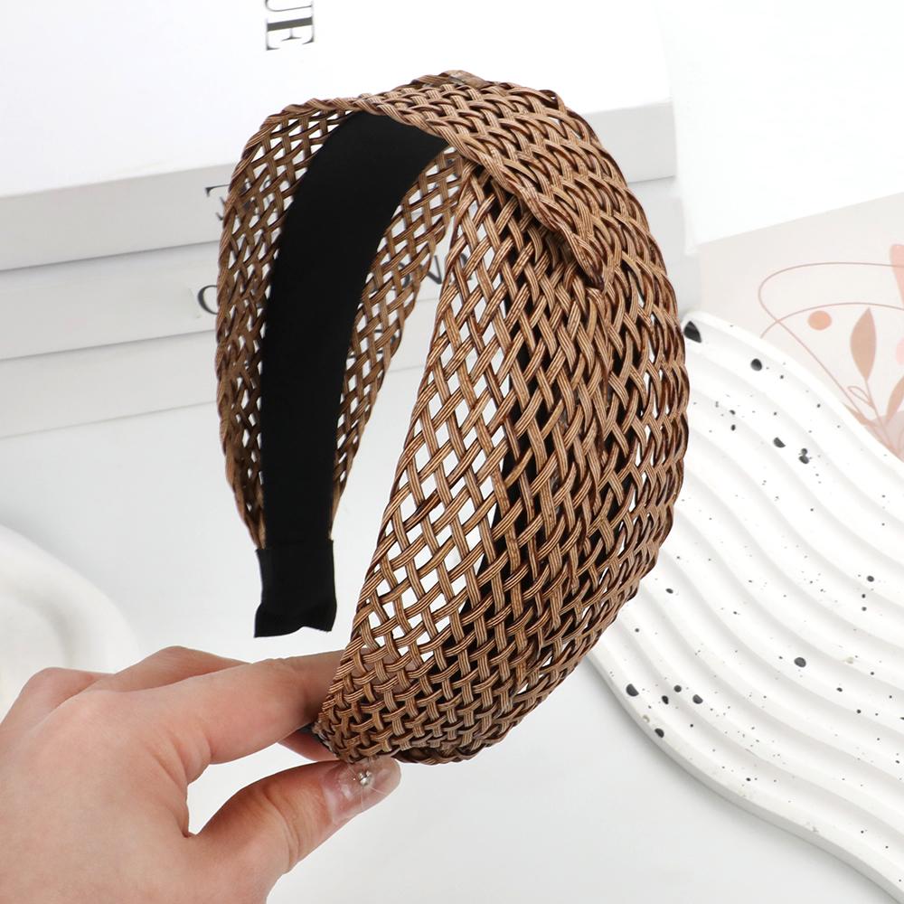 

Bohemian Beach Straw Weaving Cross Knotted Headband Women Wide-brimmed Hand-woven Hair Hoop Travel Holiday Headdress Accessories кавовий