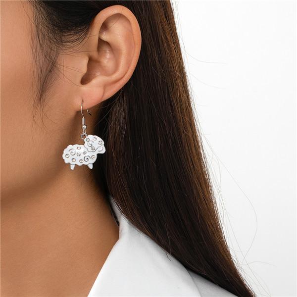 White Sheep Diamond Design Earrings, Earrings, Creative Fashion, Exquisite and Elegant Alloy Material