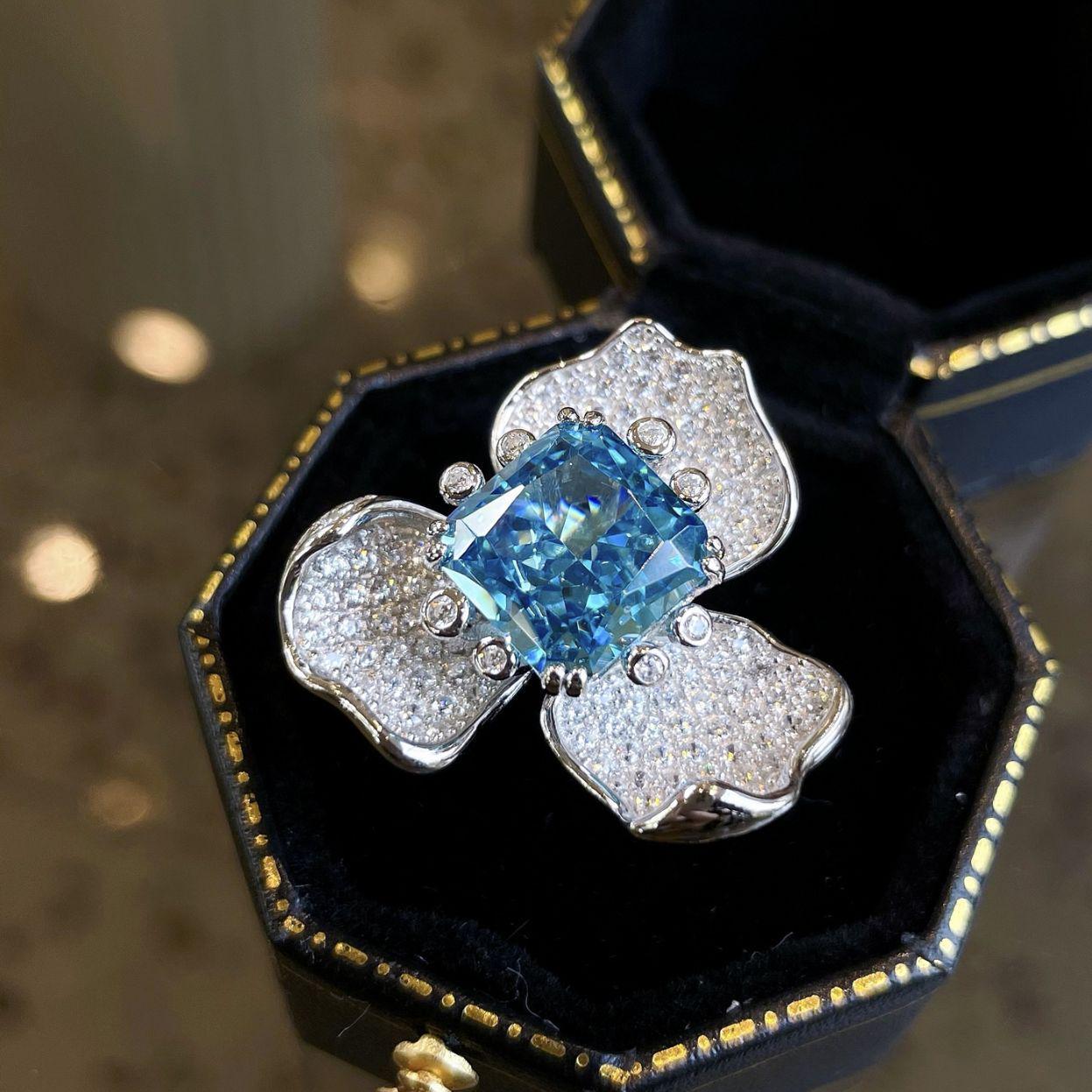 

Кольцо-цветок Hui Zhi Yi 2023 с аквамарином и бриллиантами - Универсальная мода для женщин Size 7