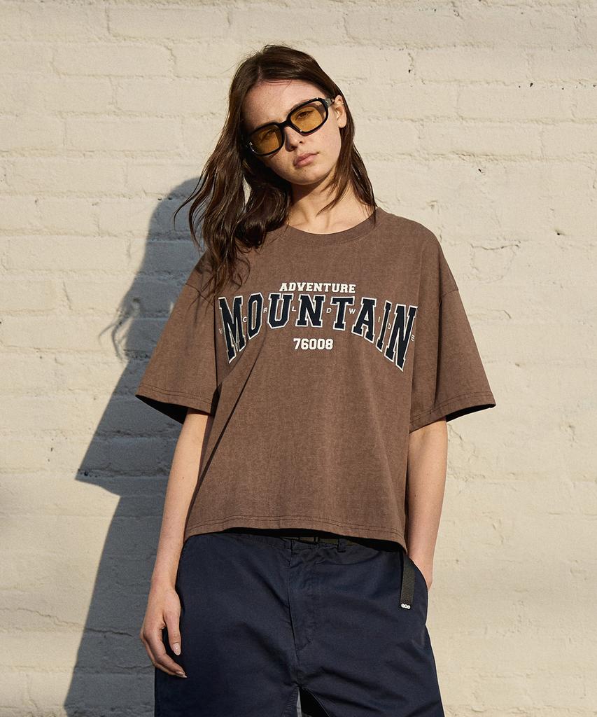 Peullukeu Crop World Mountain Embroidered Logo Pigment Short Sleeve T-Shirt Brown Fst741C