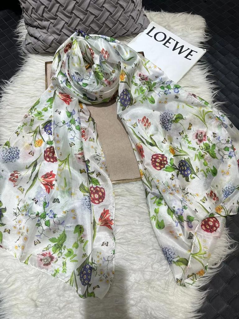 Ultralarge Spring Fall 100% Mulberry Silk Scarf Beach Wrap Brand Female Long Scarves New Red Floral Silk Scarf Shawl