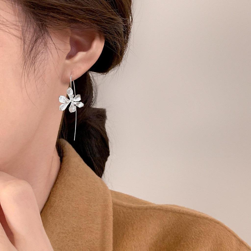 Iris-Blumen-Retro-Ohrringe für Damen - Elegantes, Trendiges, Vielseitiges Design mit leichtem Luxus und Einzigartiger Persönlichkeit.