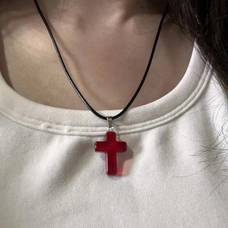 Gotischer Vintage Glas Rotkreuz Anhänger Schwarze Seil Kette Für Damen Herren Paar Schmuck Ästhetisch Trendige Accessoires Großhandel
