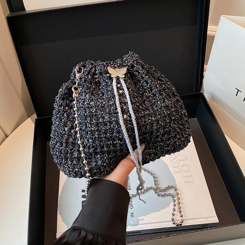 

Niche Design Hollow Knitted Small Bag Women s Fashion Crocheted Bucket All-match Chain Cross-body чорний