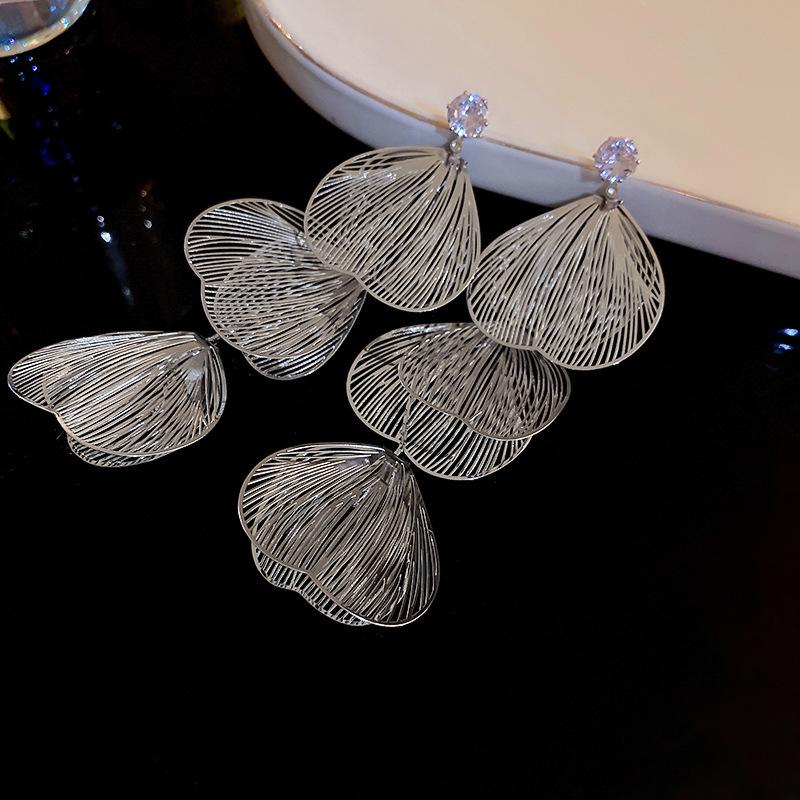 Silbernadel Metall Hohlblütenblatt Ohrstecker - Luxuriöse Europäische & Amerikanische Stil Ohrstecker, Vielseitiges Modeaccessoire.