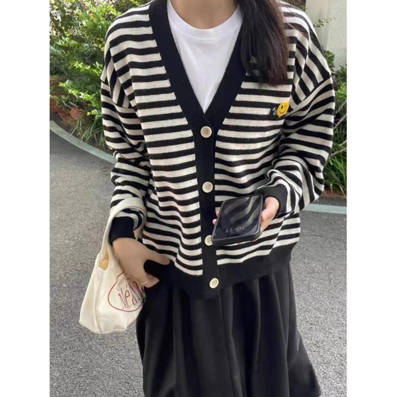 Autumn and winter new striped smiley face knitted cardigan sweater women's jacket fashionable versatile lazy V-neck long-sleeved top