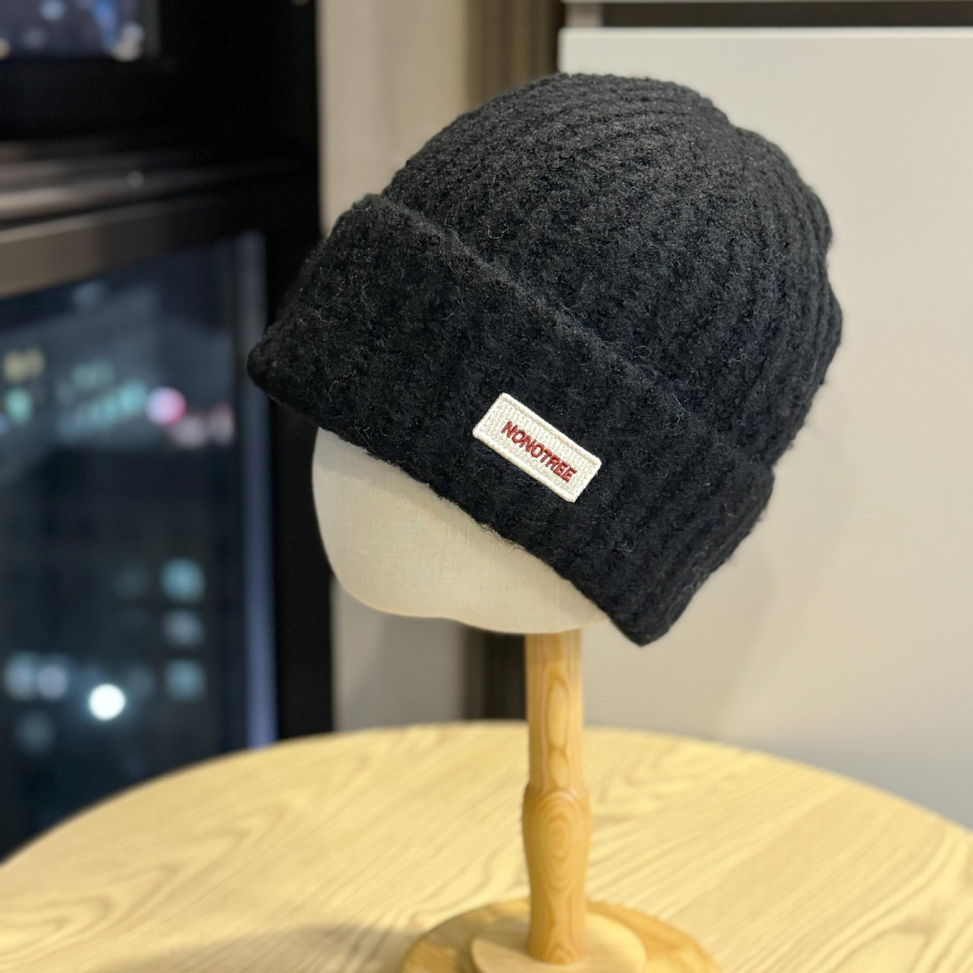 

New knitted hat for women with large head circumference, Korean style, loose fit, makes the face look smaller, woolen hat for winter in the snow of Adult54-60Average Size чёрный