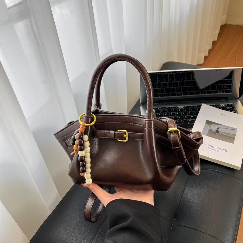 

Retro soft leather handbag women s 2025 new high-end temperament messenger bag commuting to work shoulder tote bag