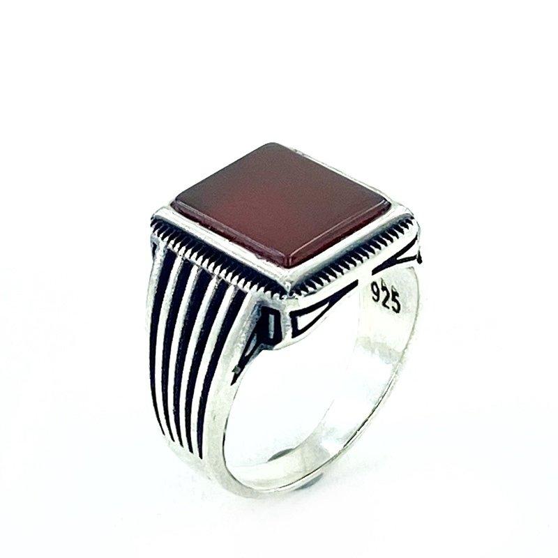 

Стильное нежное серебряное мужское кольцо с квадратным агатом и натуральным камнем