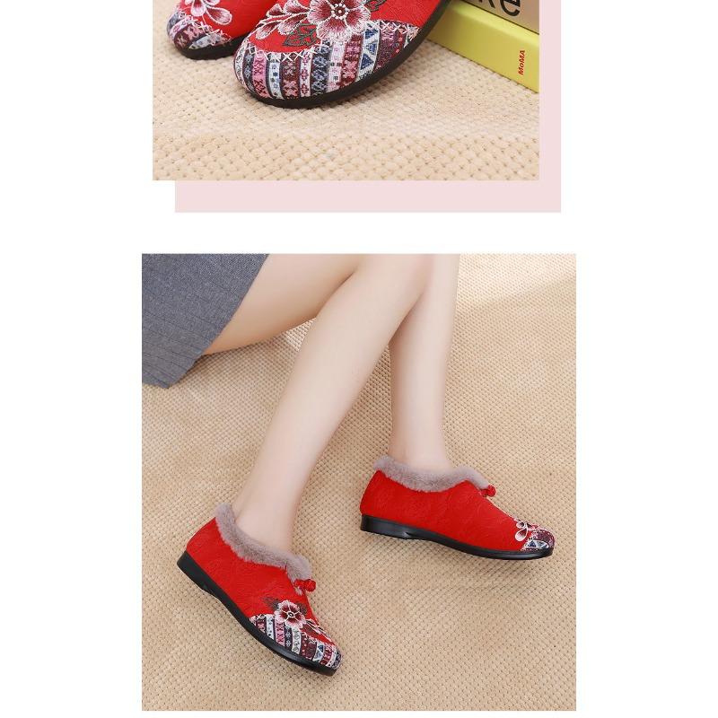 New Women's Cotton-Lined Boots with Thickened Insulation Flat-Soled Embroidered Shoes for Middle-Aged and Elderly Women