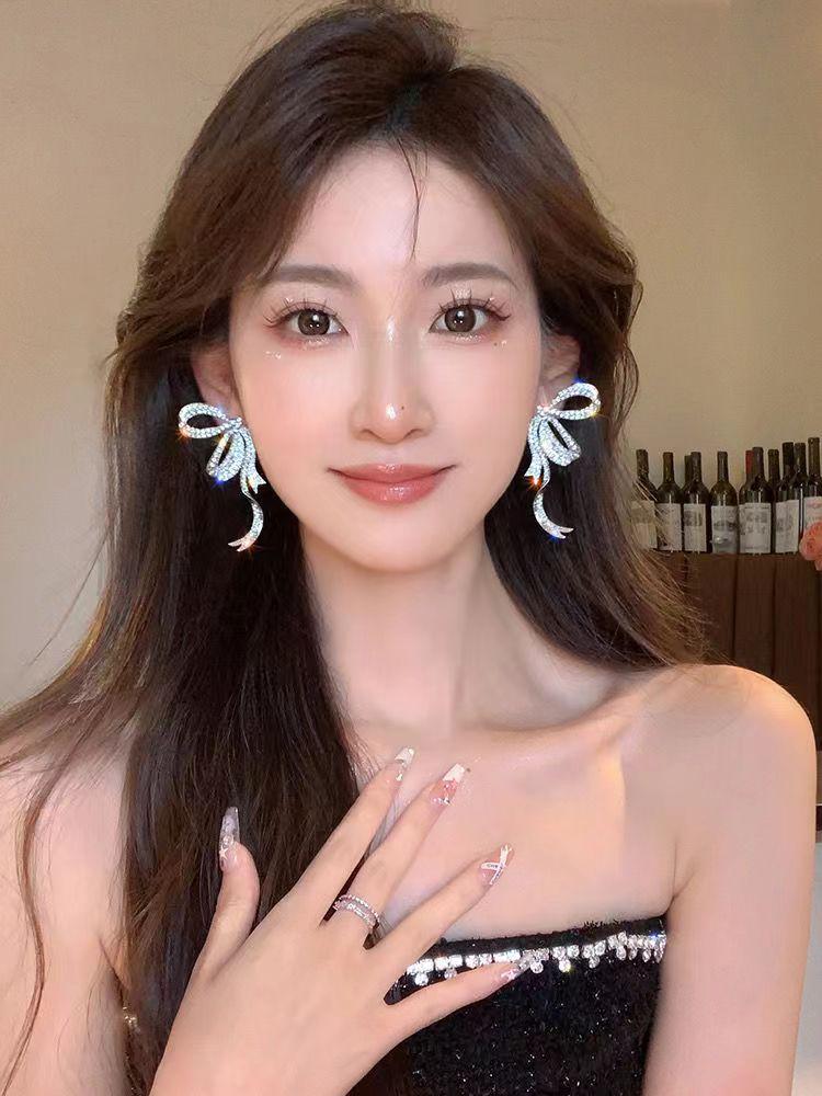 

Элегантные серьги-пусеты с кисточками 2024: Высококлассный, Модный и Универсальный для Женщин