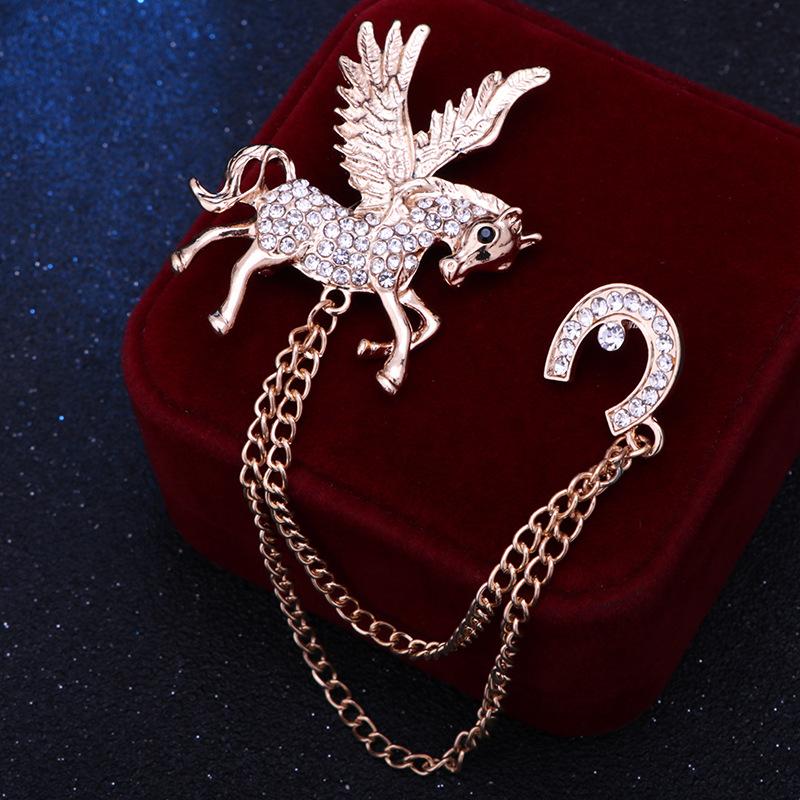 Alloy Wing Horse Chain Brooch Zodiac Pony Pins Women Men Clothing Accessory Suit Lapel Corsage  Year Gift