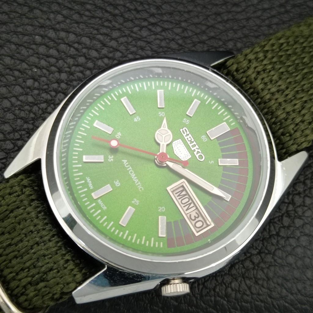 VINTAGE REFURBISHED SEIKO 5 AUTOMATIC JAPAN MENS GREEN DIAL WATCH a445820-1