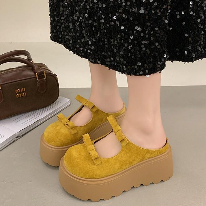 

Leather thick-soled bag head half slippers women s outer wear 2025 new ins versatile muffin lazy height-increasing Birkenstocks women 40