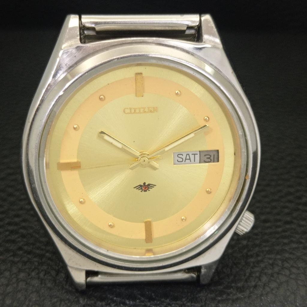CITIZEN AUTOMATIC 8200 JAPAN MENS VINTAGE GOLDEN COLOR DIAL WATCH a702750-1 R210-a702750
