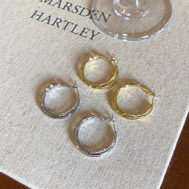 Korean High-End Classic Large Hoop Earrings for Women: Unique, Lightweight, Elegant Design