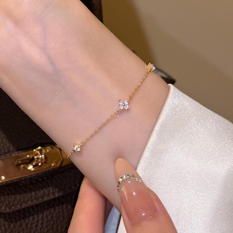 925 Sterlingsilber Diamant Kleeblatt Damenarmband – Luxuriöser Milchstraßen-Glanz, Elegant & Vielseitig.