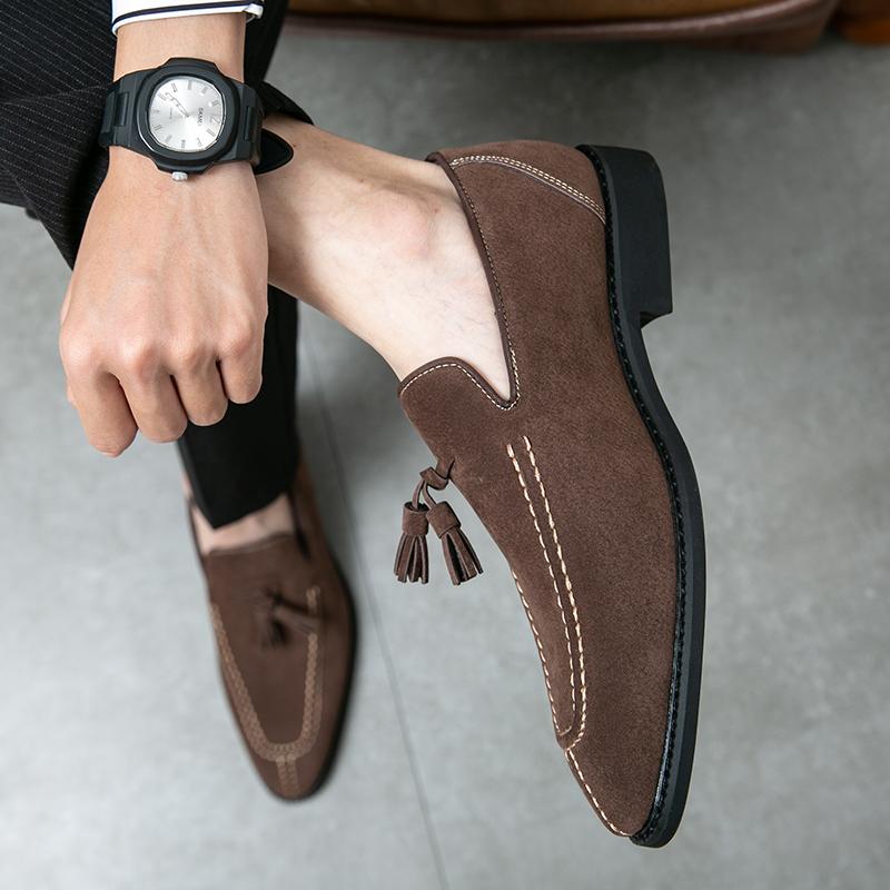 Fashion New Italian luxury cowhide suede pointed toe shoes men's loafers men's casual men's shoes denim style leather shoes men