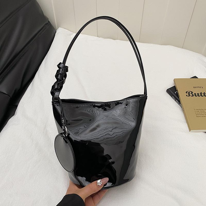 

Versatile Solid Color Women s Shoulder Bucket Bags Simple Vintage Ladies Underarm Bag Outing Large Capacity Pu Leather Handbag чёрный
