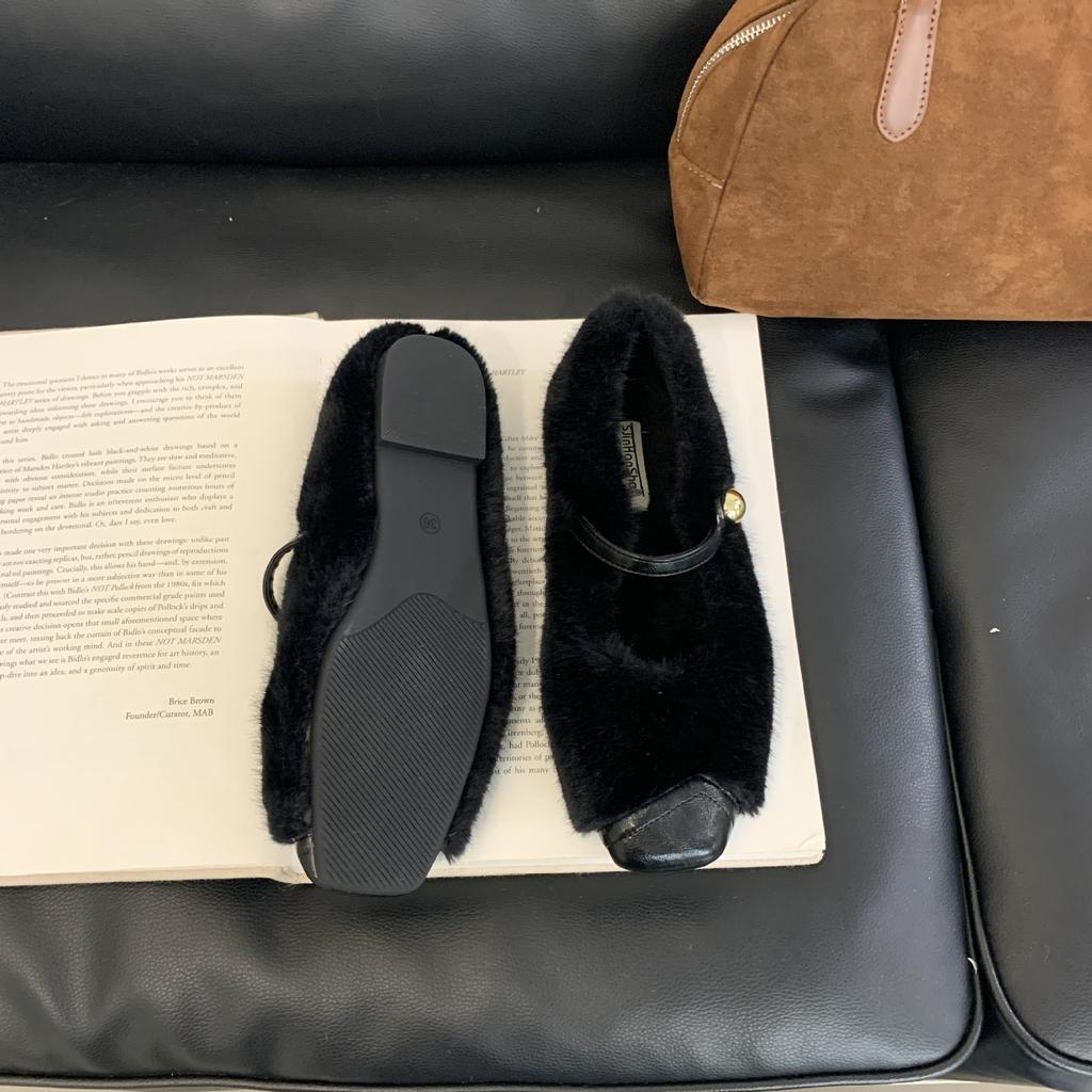 2025 autumn and winter new round head fluff word with splicing commuter soft sole velvet women's single shoes