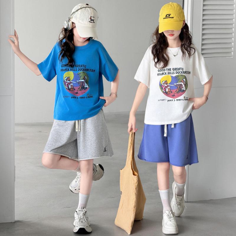 2026 New Style Girls' Cartoon T-shirt & Shorts Set – Trendy, Loose-Fit Activewear for Older Children