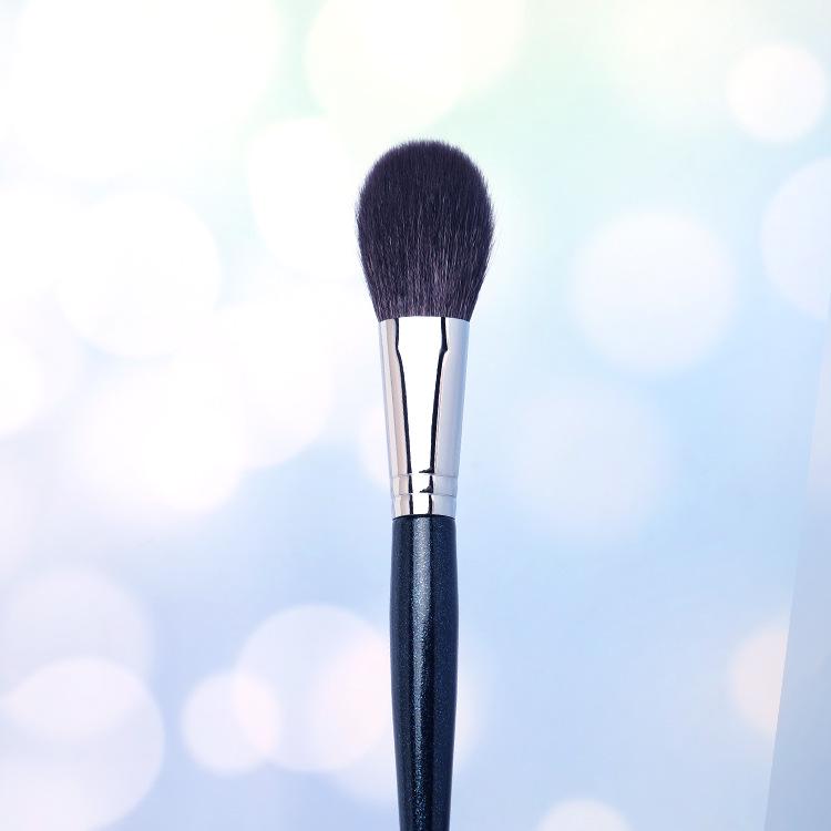 Cangzhou Little Waist Real Wool Makeup Brush Set - Professional Highlight, Eyeshadow, and Eyelash Comb