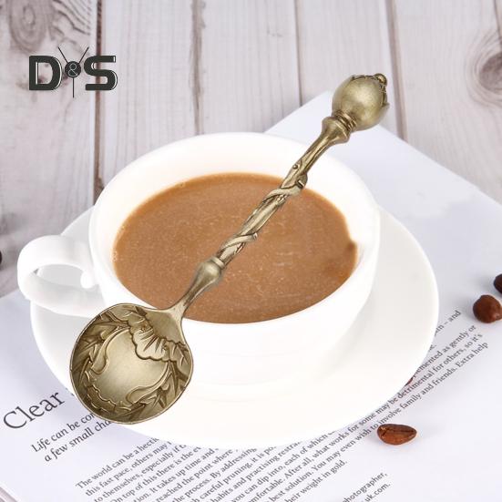 Coffee Spoon Carved Teaspoon Vintage European Palace Design Tableware Dessert Spoons for Kitchen Dining Bar Milk Tea Shops Cocktail Mixing