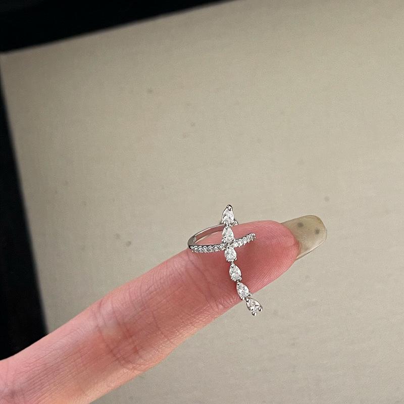 Zirconia Water Drop Patchwork Ear Clip: Exquisite, Fashionable, Lightweight, No-Piercing Ear Bone Clip