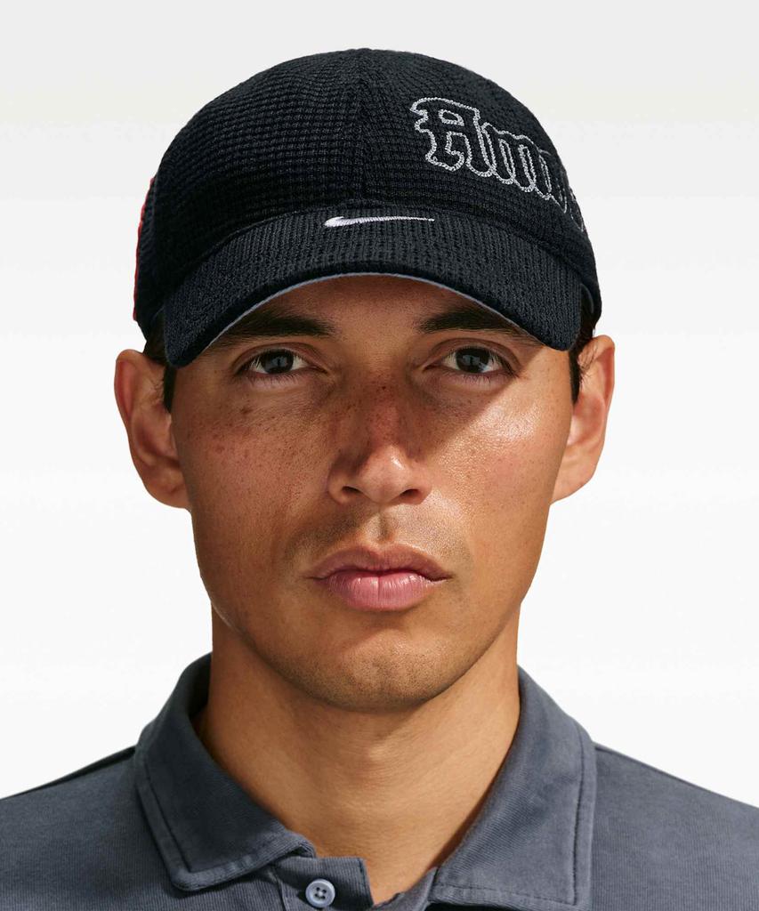 NIKE Club Unstructured Cap - Black: Barely Bolt / Iu1061-010