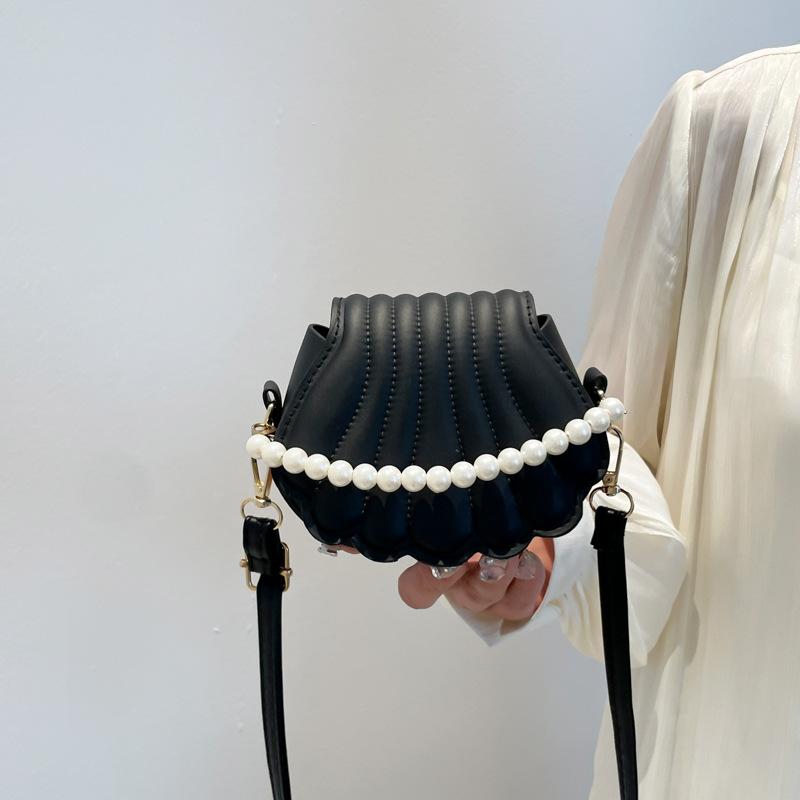 Beautiful Bag Women 2025 New Fashion Shoulder Bag Simple Messenger Bag Shell Bag