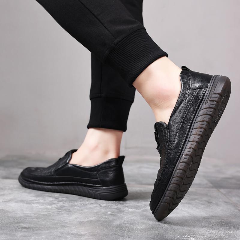 Fashion High Quality Mens Loafers Two Layer Leather Lightweight Slip on Comfy Versatile Men Casual Shoes Breathable Men Driving Footwear