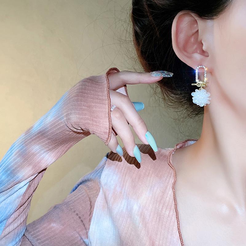 2023 New S925 Silver Petal Stud Earrings - Simple, Elegant Light Luxury Design