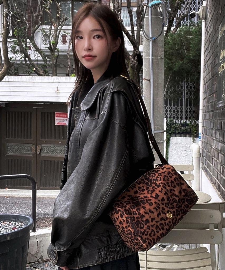 Tooamo Bella Suede Box Bag Leopard