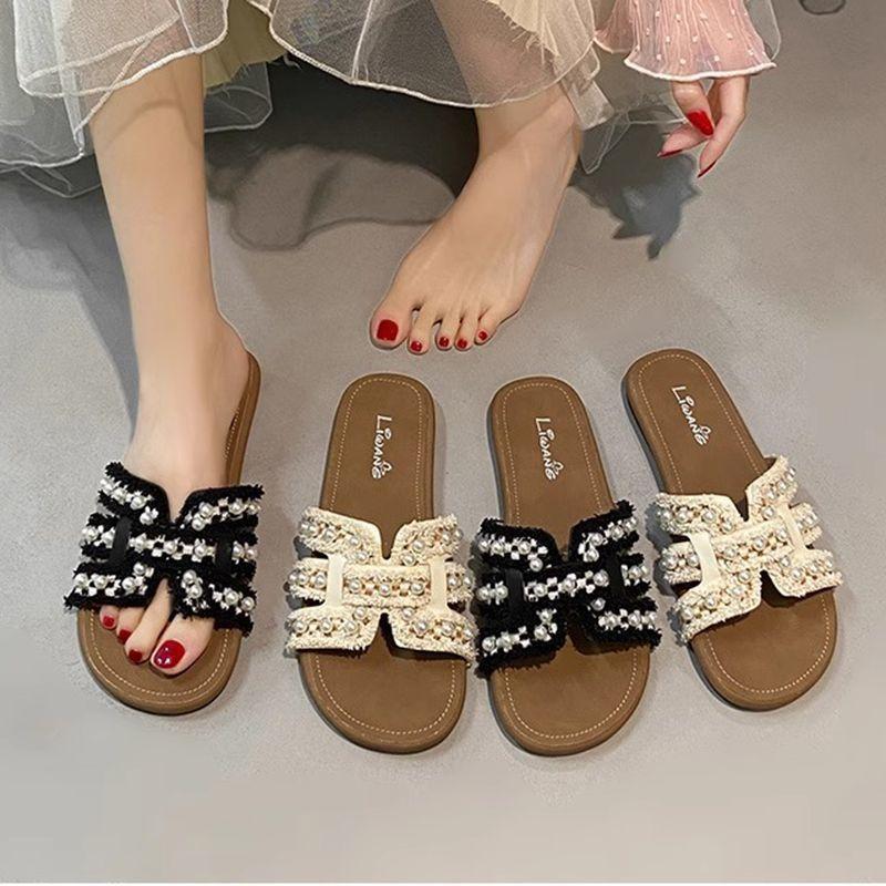 Pearl French Vacation Women's Summer Outer Wear 2025 New Flat-bottomed Non-slip with Skirt Gentle One-word Slippers Cool Slippers