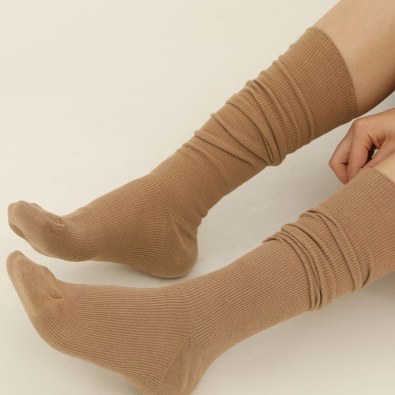 PIGMENT Lip Essential Knee Socks_AC240825