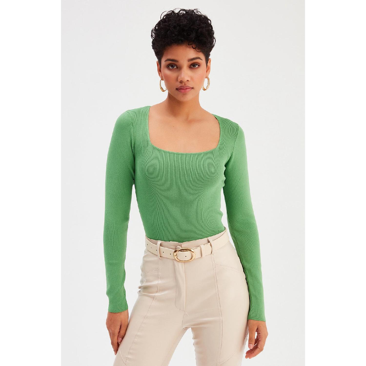 

Square Neck Knitwear - Green Standart екрю