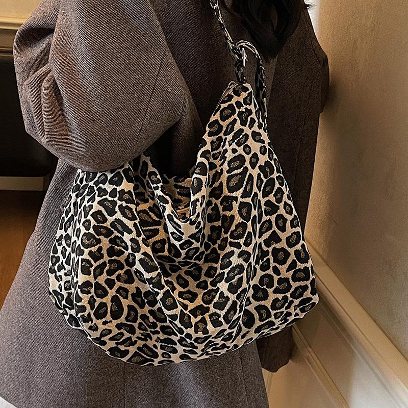 Large-capacity Casual and Stylish Leopard Print Single-shoulder Bag, Underarm Tote Bag, and Fashionable Crossbody Bag