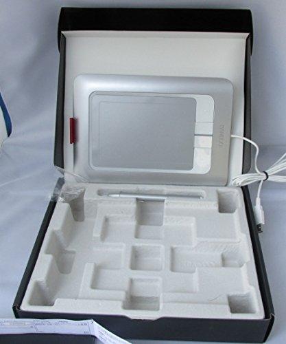 Wacom Small Pen Tablet, Bamboo Comic, CTH-461/S1, for Beginners To Digital Art Creation, Includes Comic Studio Mini